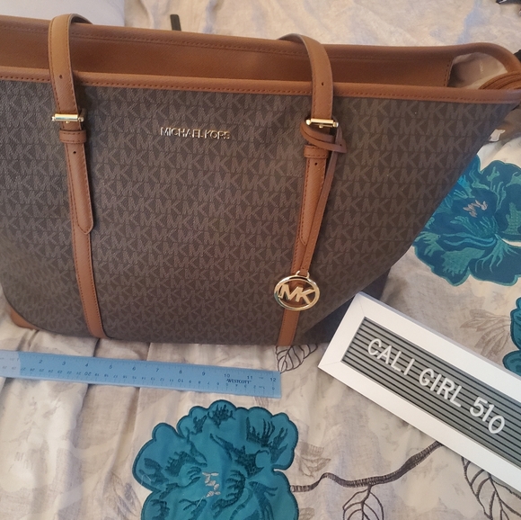 XL MK Jet Set Travel Tote - Picture 2 of 8